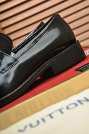Picture of Louis Vuitton Shoes _SKULVsz38-45mnf071514428